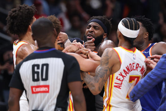 Dyson Daniels and Mitchell Robinson ejected